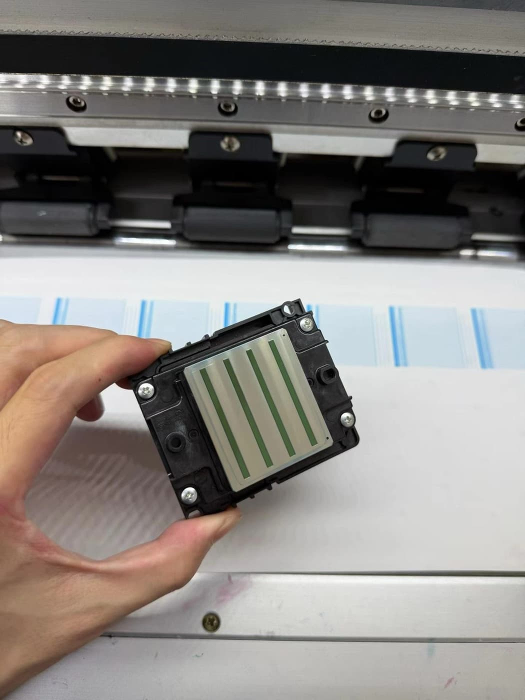Epson i3200-E1 Printhead (Pulled, Full Nozzle Row)